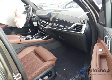 2025 BMW X7 xDrive40I z USA, uszkodzony, nr VIN 5UX23EM00S9Y38162